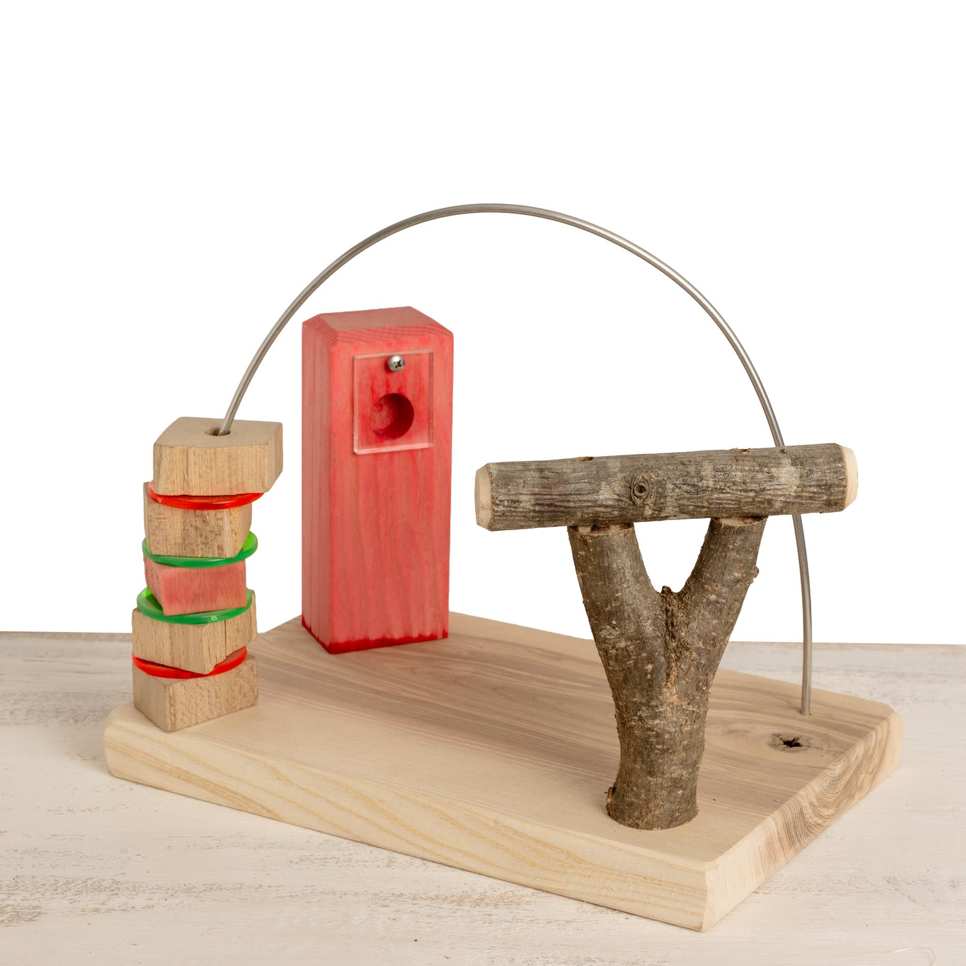 rico-s-futterkiste-spielplatz-knabberbogen-intelligenzspielzeug-holz image 1