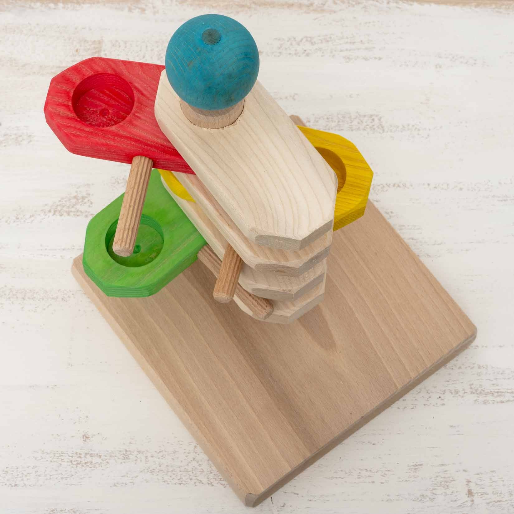 rico-s-futterkiste-leckeri-ampel-intelligenzspielzeug-papageien-holz image 2