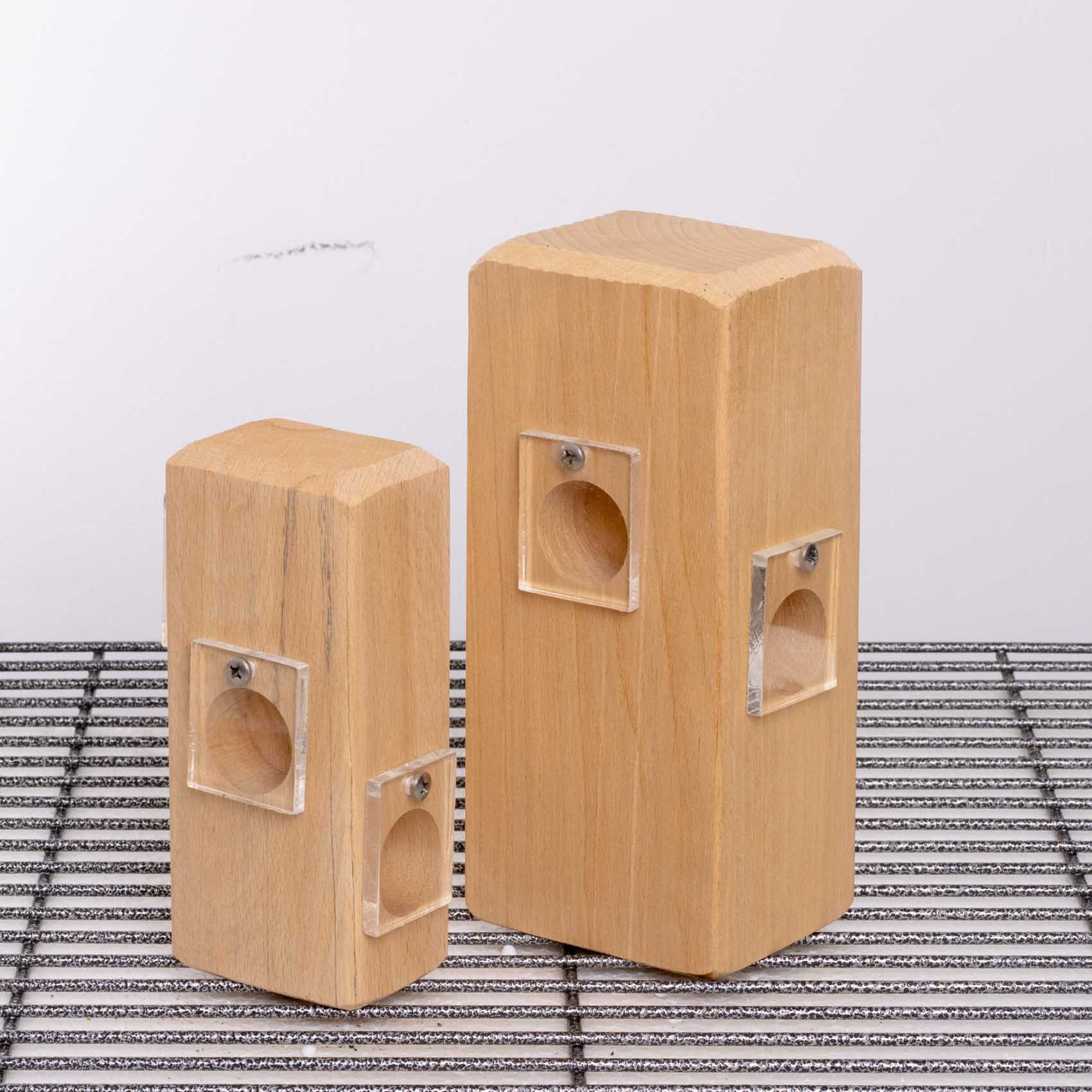 rico-s-futterkiste-versteckspielturm-3-t-rchen-sittiche-intelligenz image 3