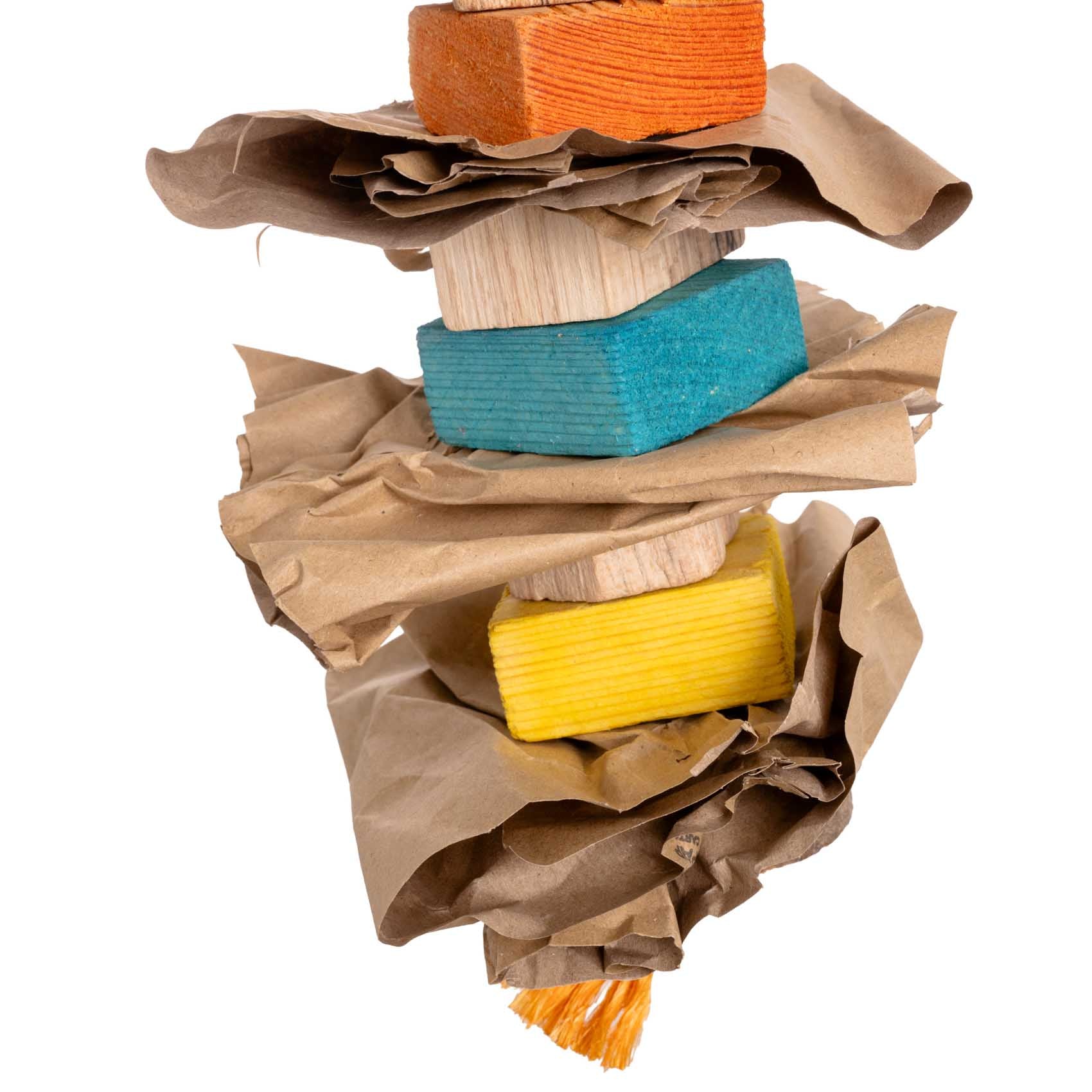 rico-s-futterkiste-knabberpapier-mit-buntem-holz-papageienspielzeug-35-cm image 2