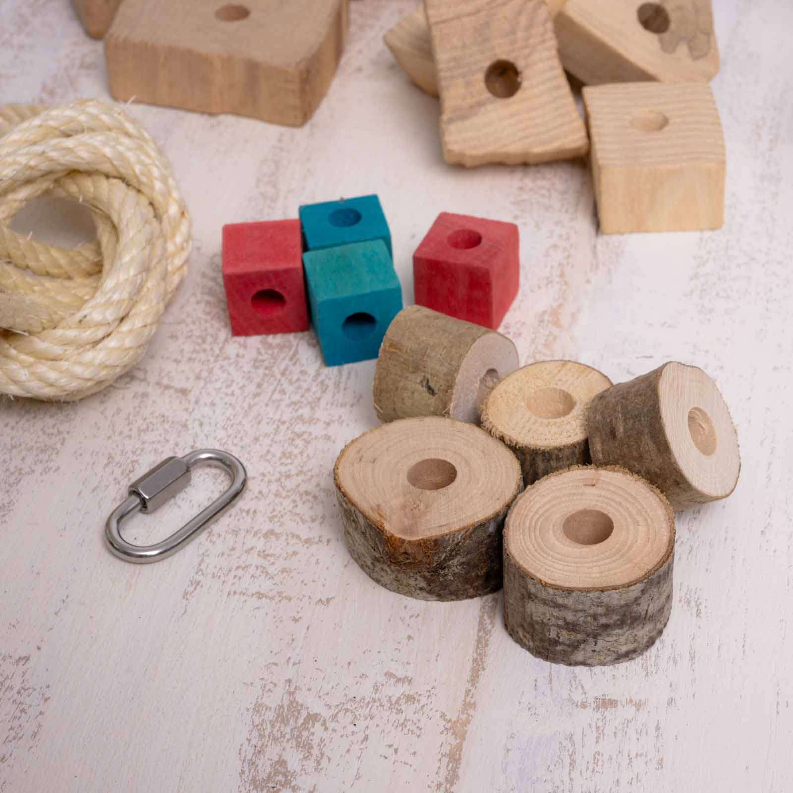 rico-s-futterkiste-gro-es-bastelset-papageienspielzeug-sisal-holz image 2