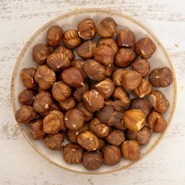 rico-s-futterkiste-haselnusskerne-papageienfutter-100-g-energie image 1