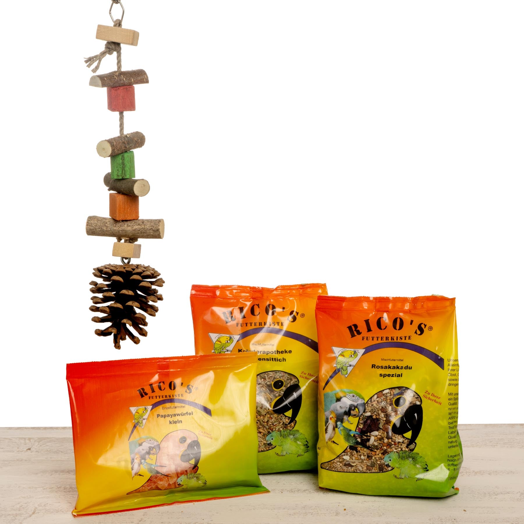 rico-s-futterkiste-starter-kit-rosakakadu-futter-set-mit-spielzeug image 1