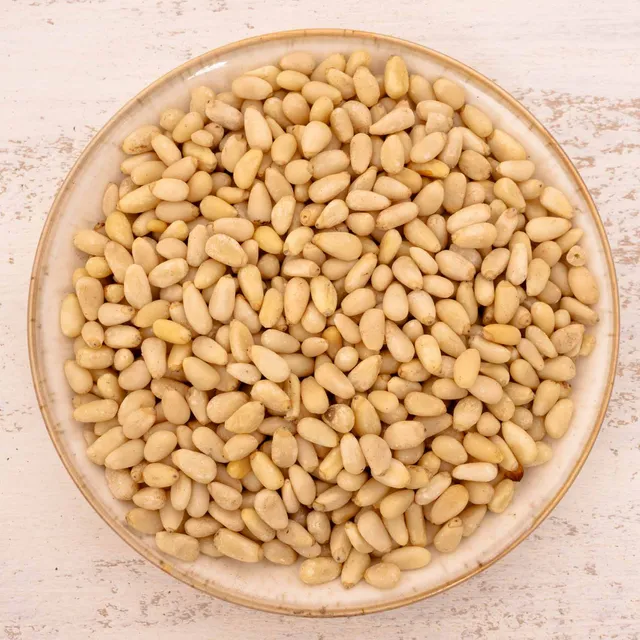 rico-s-futterkiste-pinienkerne-china-papageienfutter-100-g-selen image 1
