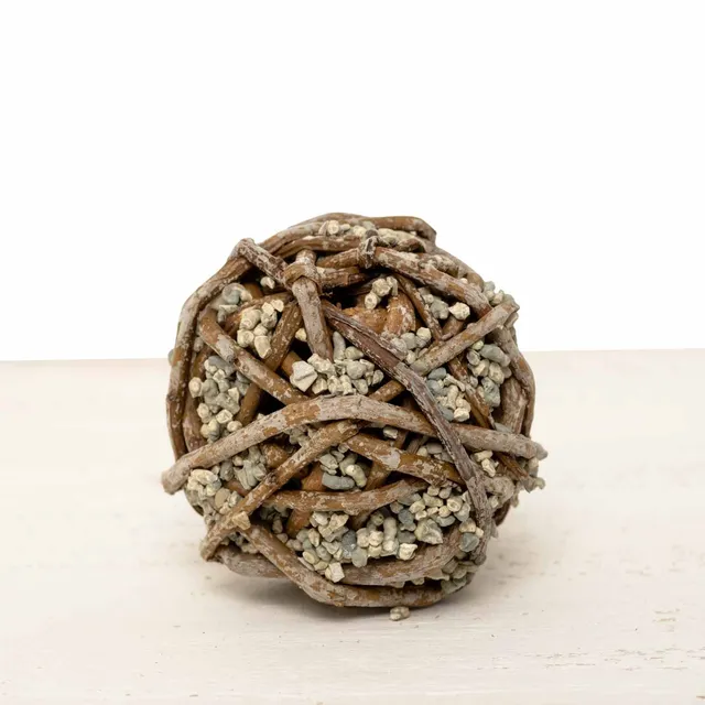 rico-s-futterkiste-weidenkugel-klein-5-cm-mit-grit-naturspielzeug image 1