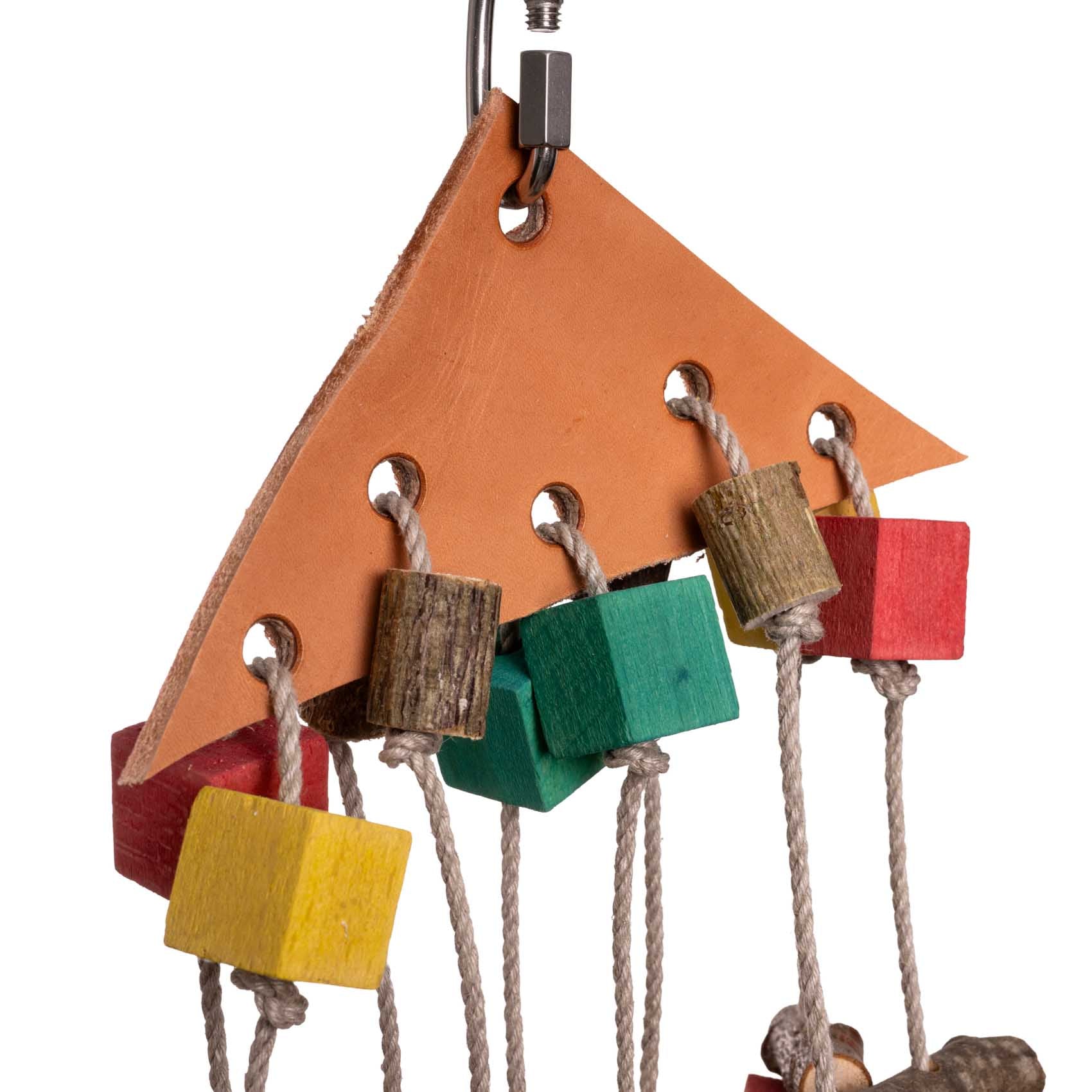 rico-s-futterkiste-lederdreieck-mit-hanfschn-ren-sittichspielzeug-leder image 3