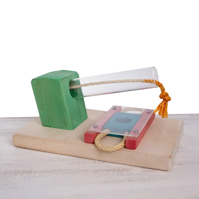 rico-s-futterkiste-leckerli-kanone-intelligenzspielzeug-papageien-holz image 1