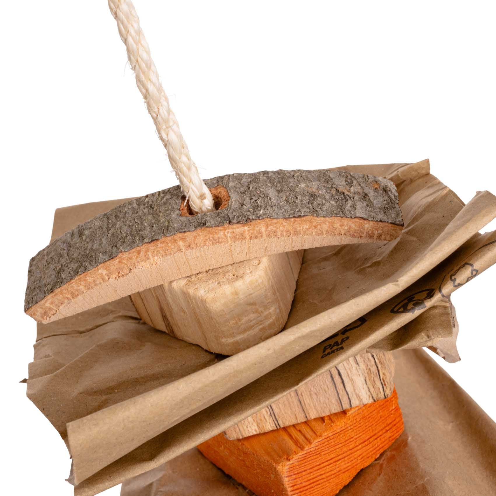 rico-s-futterkiste-knabberpapier-mit-buntem-holz-papageienspielzeug-35-cm image 3