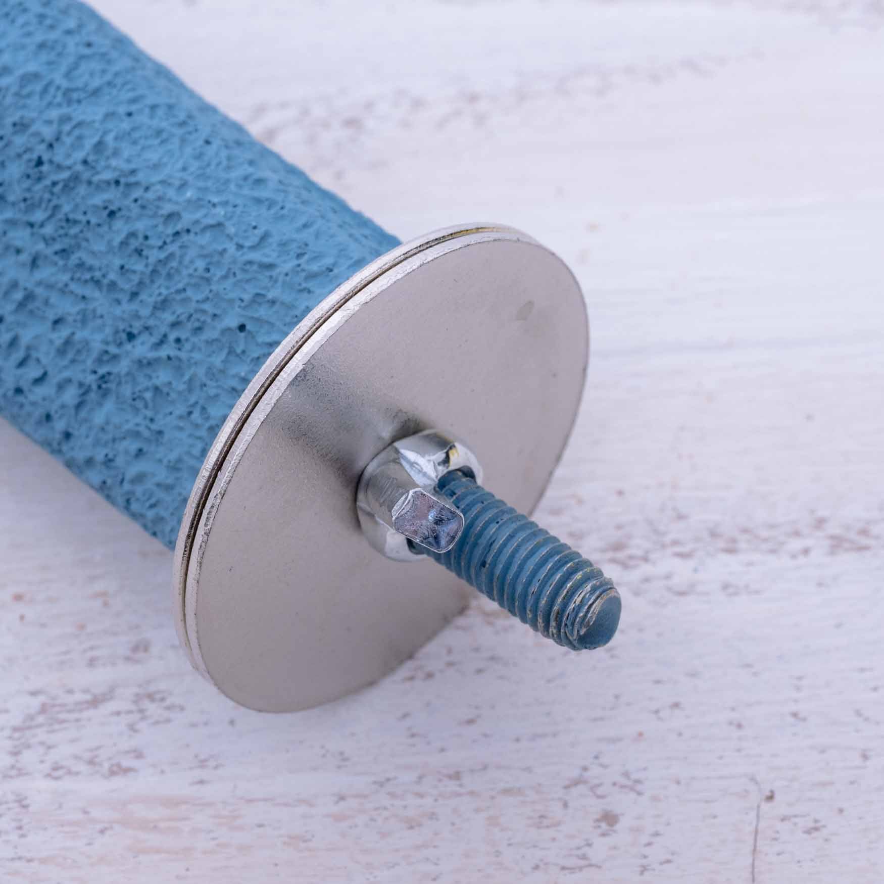 rico-s-futterkiste-sitzstange-gedreht-large-krallenpflege-24-cm image 2