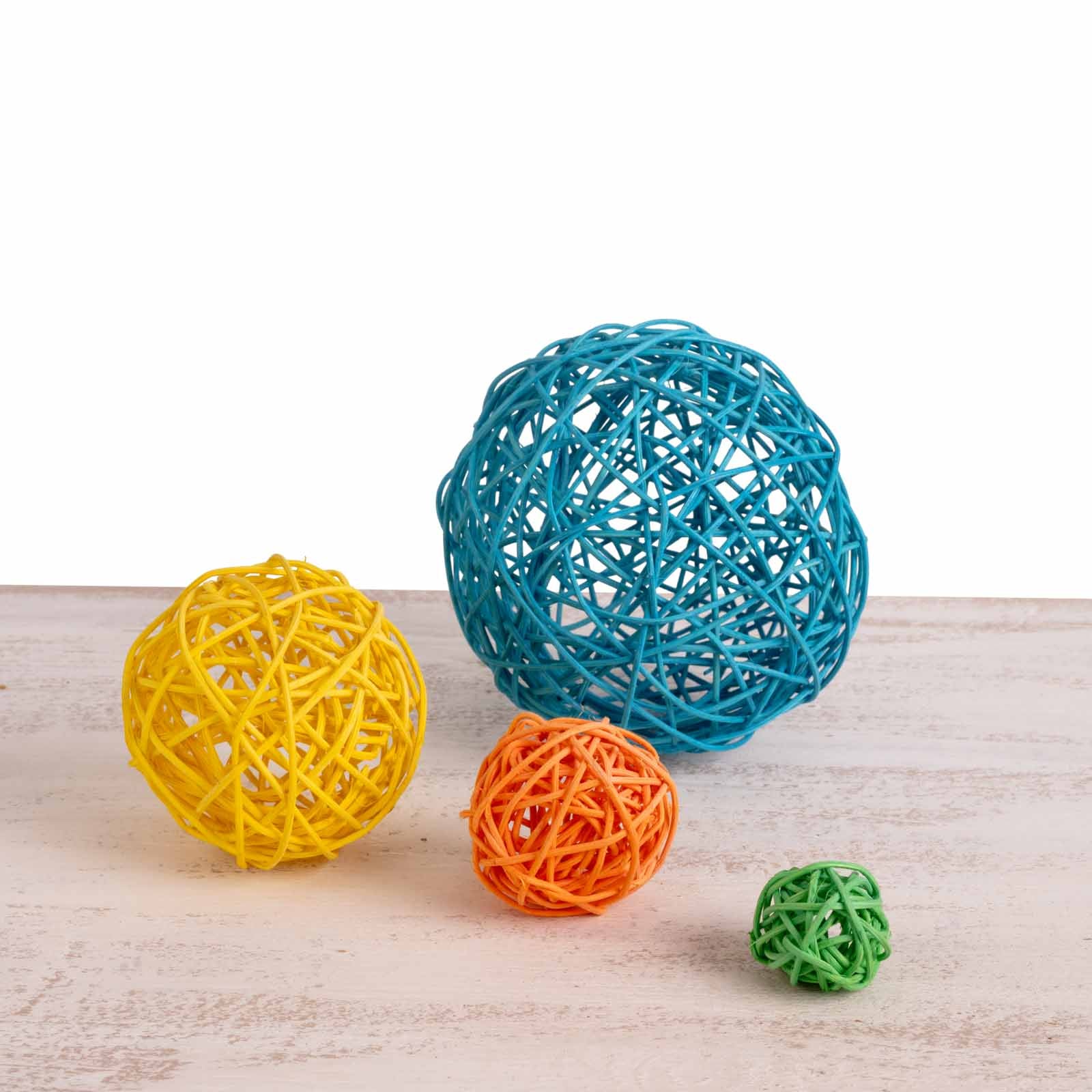 rico-s-futterkiste-rankenkugel-bunt-12-cm-papageienspielzeug-natur image 3